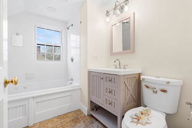 Building Photo - 35 Water St