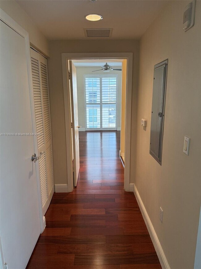 Building Photo - 7275 SW 89th St
