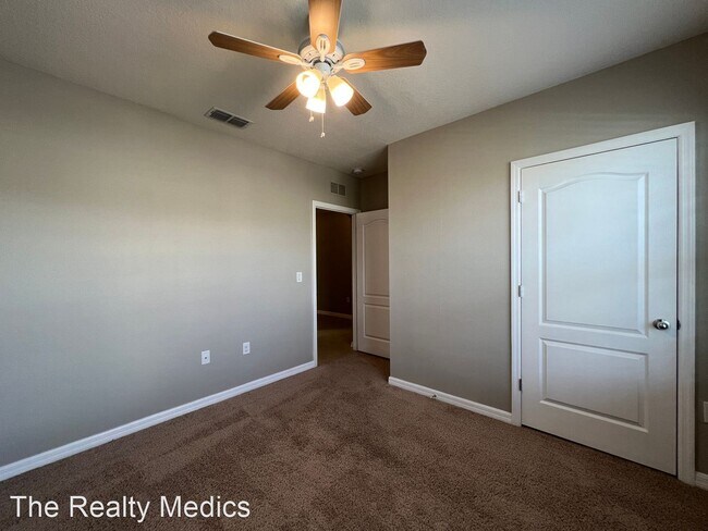 Building Photo - 4 br, 2 bath House - 1665 Laurel Oaks Dr