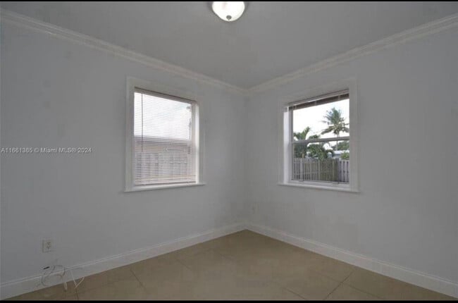 Building Photo - 5291 NE 17th Ave