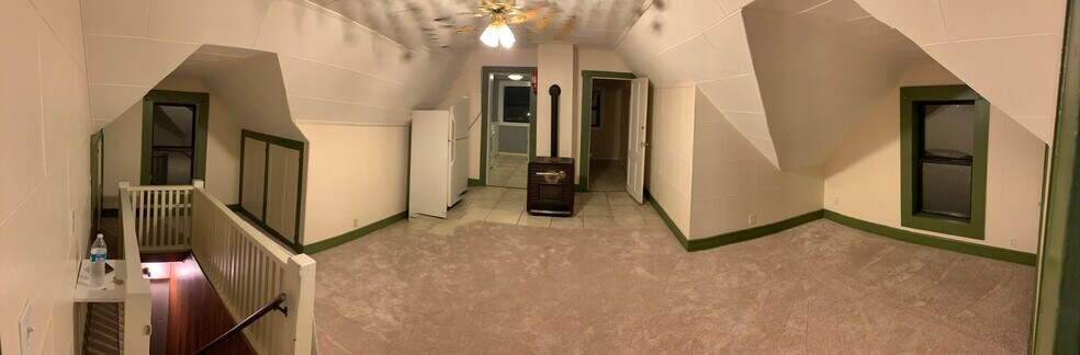 Building Photo - 802 N 8th Ave