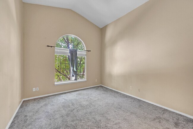 Building Photo - $1,895.00 - 2 Bedrooms, 2 Bathrooms, Apart...