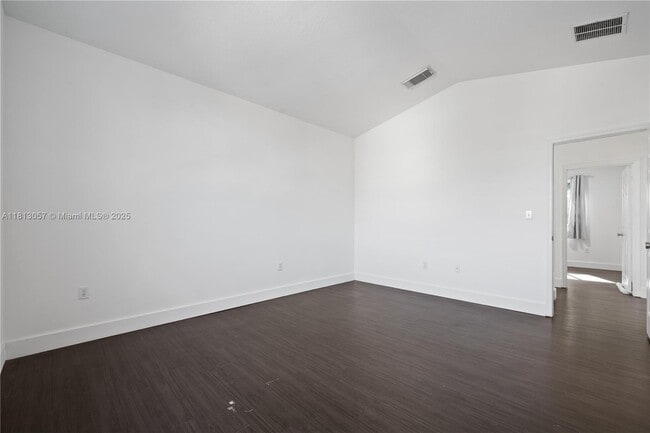 Building Photo - 1180 NE 41st Ave