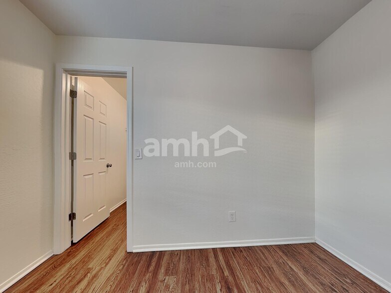 Building Photo - 33268 N Windmill Run