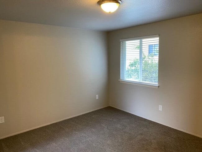 Building Photo - Brand New Remodeled 3 Bedroom 2.5 Bath  2 Car Garage