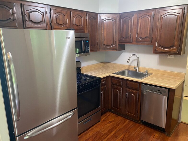 Building Photo - 417 Lincolnshire Dr