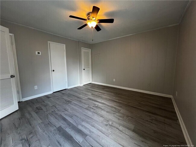 Building Photo - 5841 Century Oaks Dr