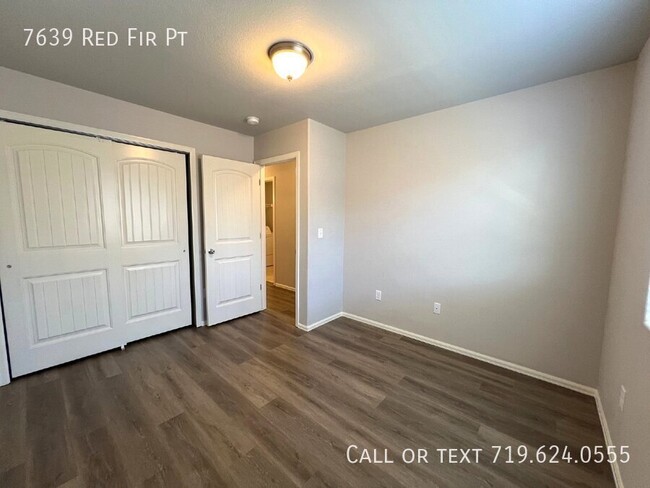 Building Photo - Contemporary, light-filled townhouse avail...