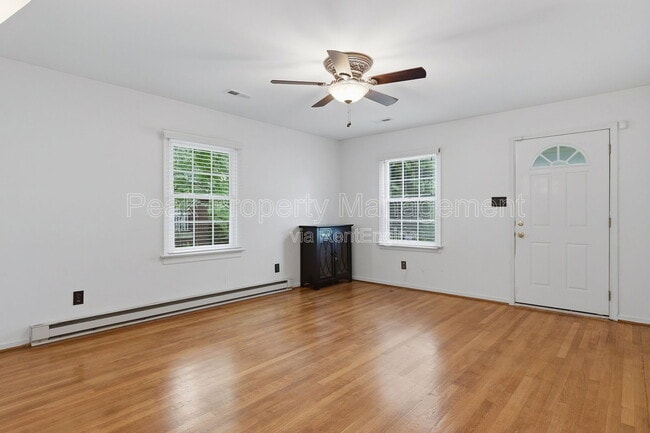 Building Photo - 3322 Woodrow Ave