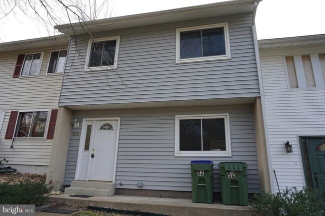 Building Photo - Town House in Stafford