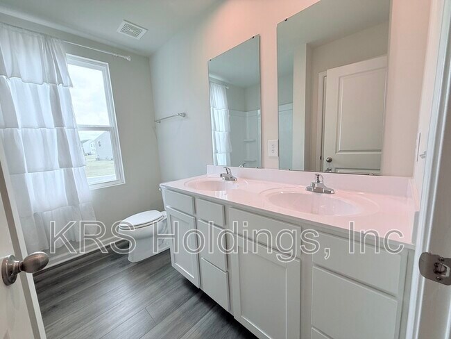 Building Photo - 379 Hunting Wood Dr