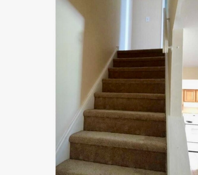 Building Photo - 743 Jackson St