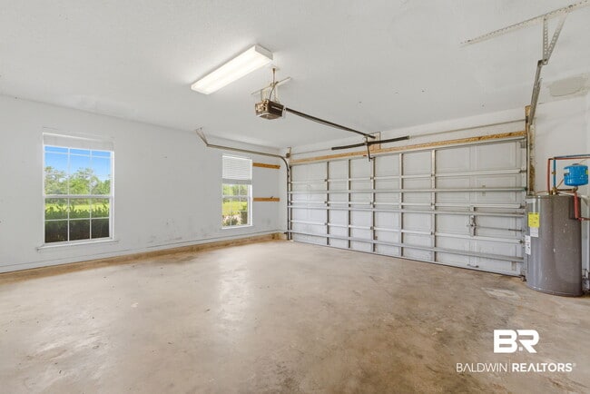 Building Photo - 9841 Watkins Dr