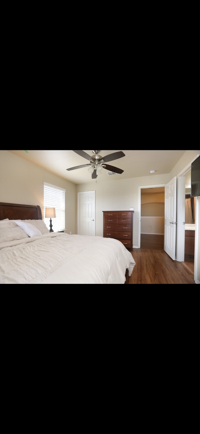 Building Photo - 14423 Devout