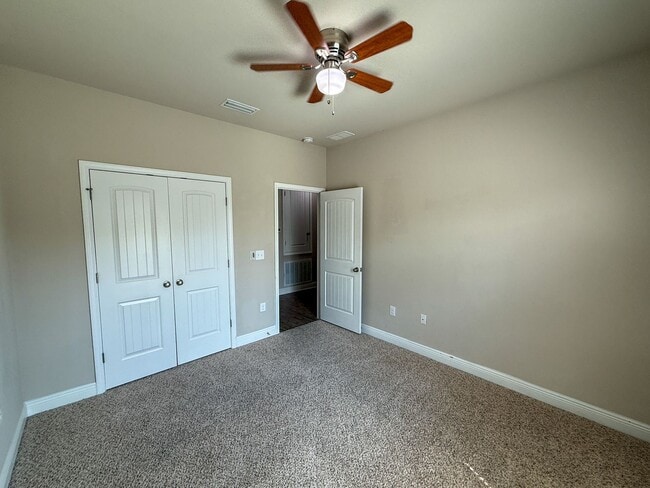 Building Photo - Spacious 4 bedroom 2.5 bath Home for Rent ...
