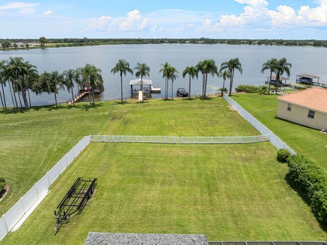 Building Photo - 7358 Bent Grass Dr