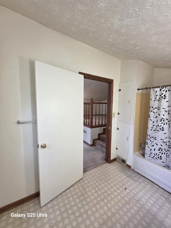 Building Photo - 820 S Locke St