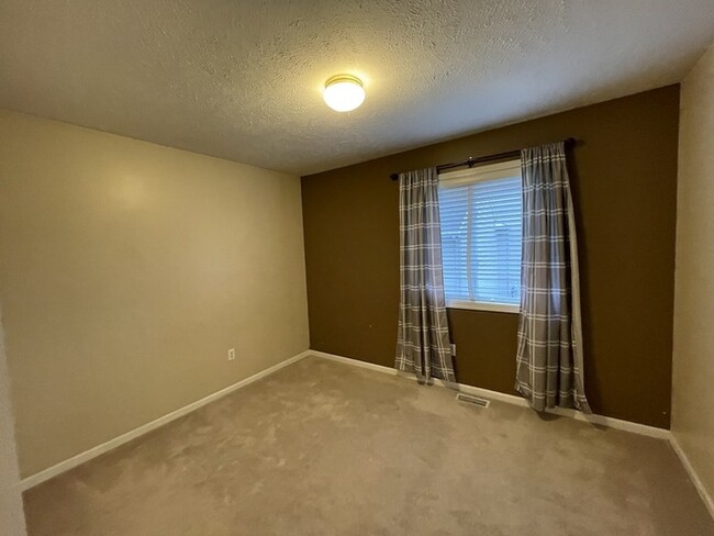 Building Photo - Bailey's Grove 3/4 Bedroom Home