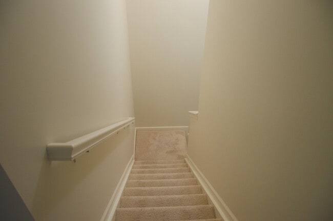 Building Photo - 2204 Shadow Creek Blvd