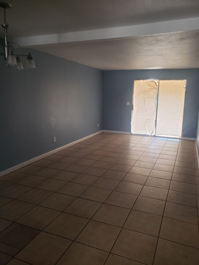 Building Photo - 3560 N Tucson Blvd