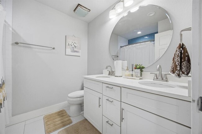 Building Photo - 9707 Bordeaux Ln