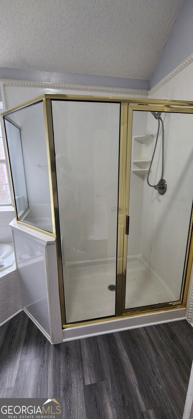 Building Photo - 201 Reeves Creek Way