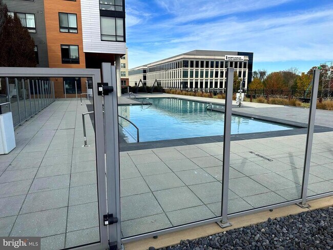 Building Photo - 145 Riverhaven Dr