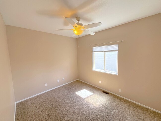 Building Photo - 4 Bedroom Home Available Near Peterson Rd & Constitution Ave!