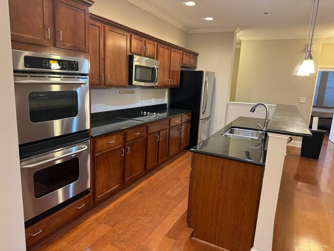 Primary Photo - 70 W Carolina Ave