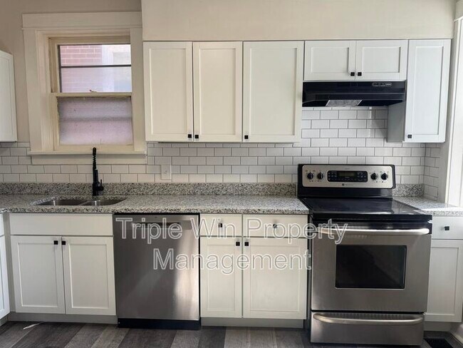 Building Photo - 3704 Taft Ave