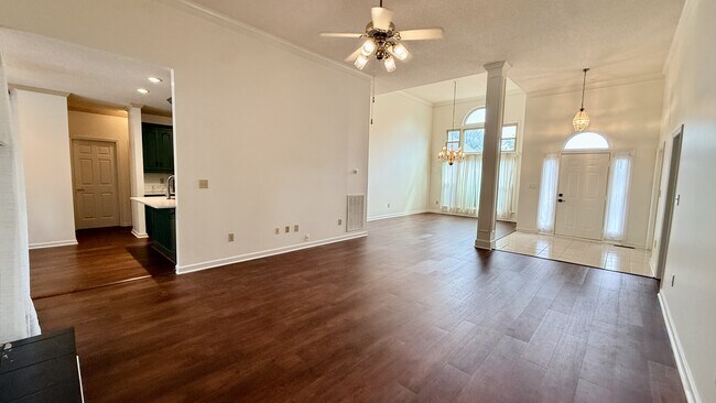 Building Photo - 113 Nobleton Ln NW