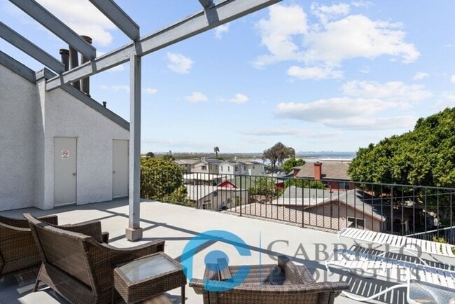 Building Photo - 526 11th St