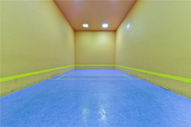 Racquetball Court - 5530 Owensmouth Ave