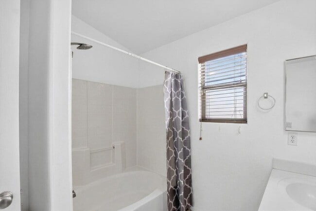 Building Photo - 6550 S 44th Ave