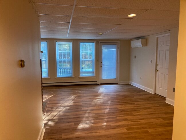 Building Photo - 9 Lupine Ct