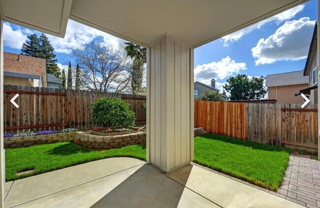 Building Photo - 8314 Bramble Bush Cir