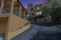 Building Photo - 1944 Seminole Dr