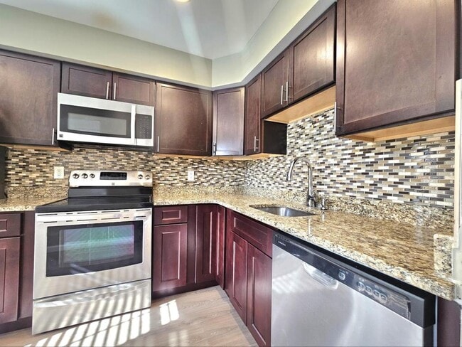 Building Photo - 7664 Northern Oaks Ct