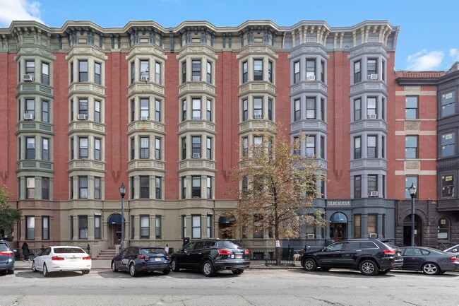 Building Photo - 809 Washington St