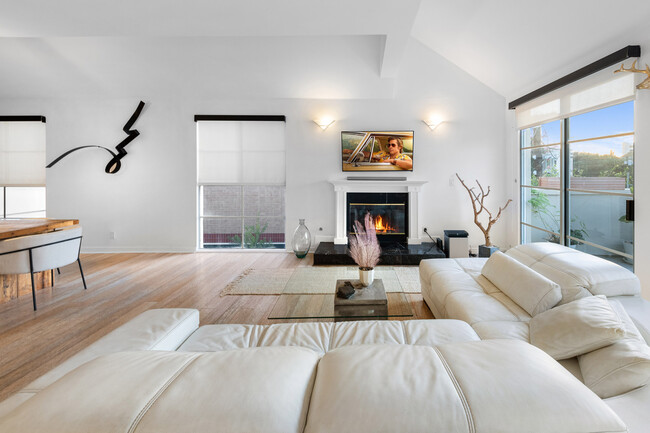 Living Room - 1401 S Bentley Ave