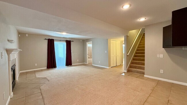 Building Photo - Northwest Colorado Springs Gem Near Trails...