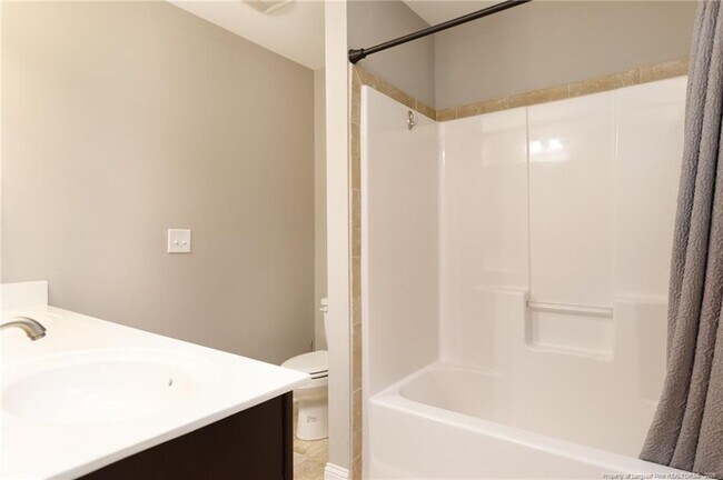 Building Photo - 40 Cherry Hill Dr