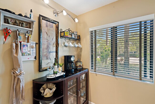 Building Photo - 701 Seafarer Cir