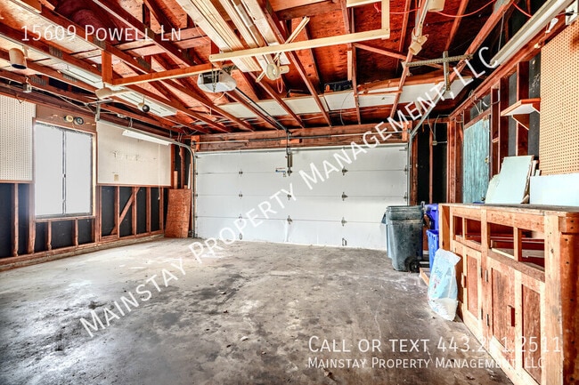 Building Photo - 15609 Powell Ln