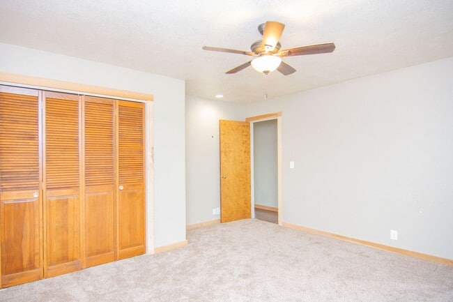 Building Photo - 92 N 2300 W