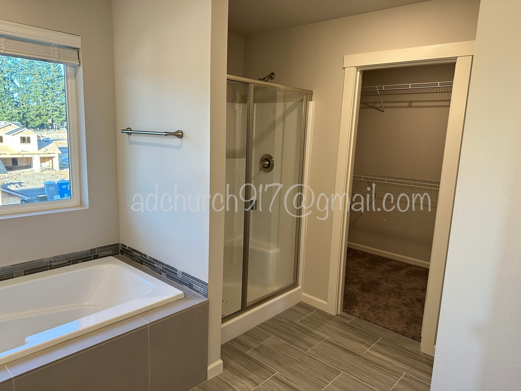 Primary Shower - 37539 Sockeye St