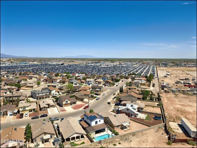 Building Photo - 4100 Tierra Venado Dr