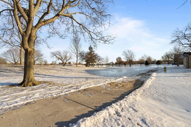 Building Photo - 17 Parkside Ct