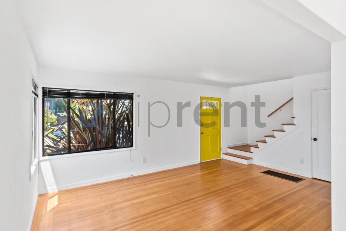 Building Photo - Unit 905