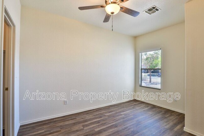 Building Photo - 2736 W Mineral Butte Dr